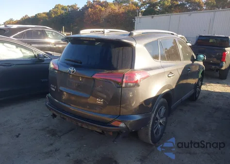 2018 Toyota Rav4 Xle z USA, uszkodzony, nr VIN 2T3RFREV2JW842088